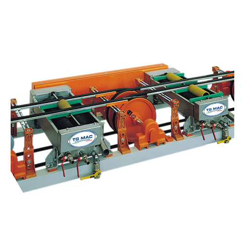 Engobbiatore TG MAC per distribuire uno strato uniforme di engobbio sulla base inferiore della piastrella